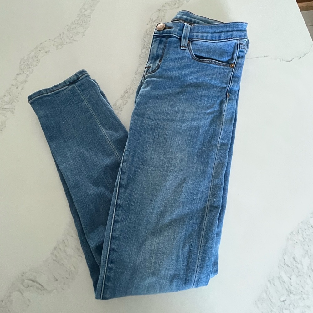 Womens BDG twig mid rise jeans. Size 26.
